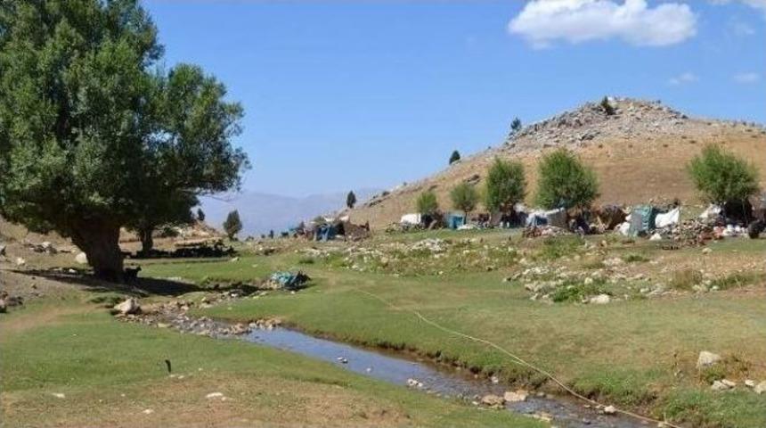 Yolları A&ccedil;ılan Yaylacılar Rahata Kavuştu