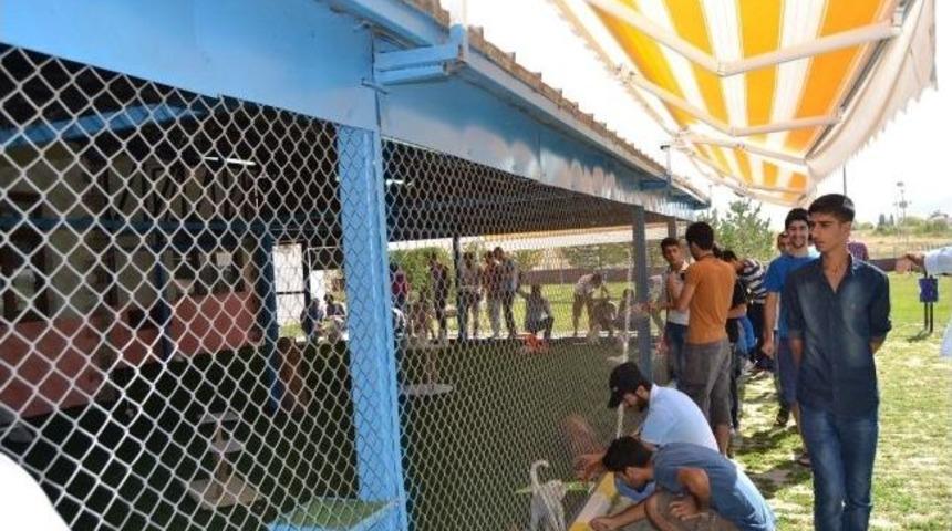 Diyarbakırlı Gen&ccedil;ler Van&rsquo;ı Dolaştı