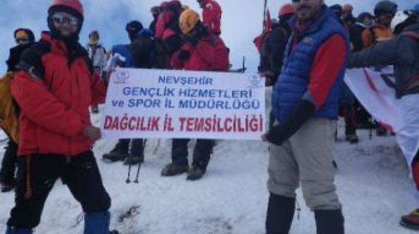 Nevşehirli Dağcı Zirve Yaptı