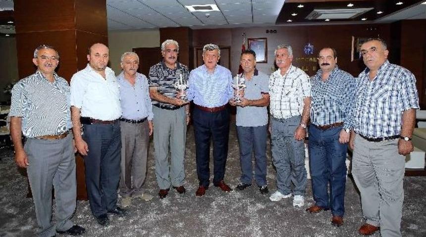 Alevi Derneklerinden Başkan Karaosmanoğlu'na Ziyaret