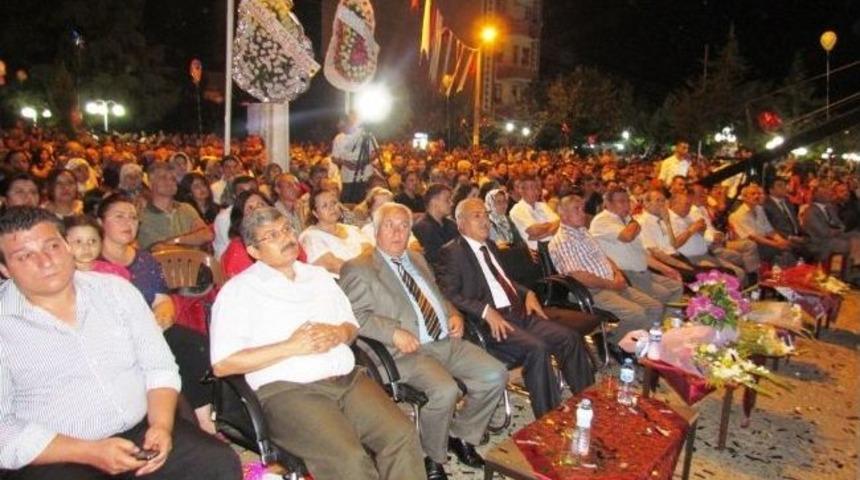 Beydağ&rsquo;da Kurtuluş Coşkusu, Niran &Uuml;nsal İle Doğa &Ccedil;ıktı