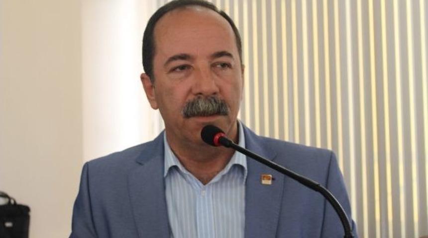 G&uuml;rkan, Ay&ccedil;i&ccedil;eği &Uuml;reticisinin Yanında