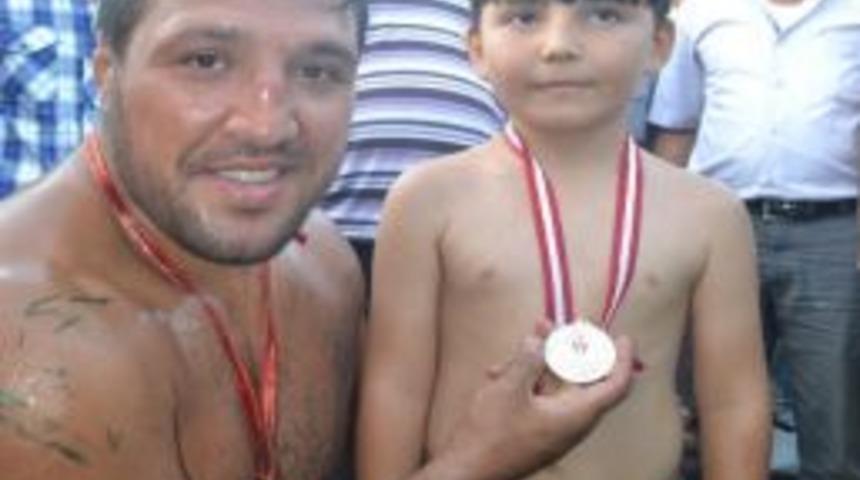 Minik Pehlivana B&uuml;y&uuml;k İlgi