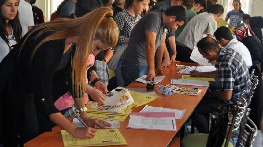 G&uuml;&rsquo;ye İlk G&uuml;n Bin 265 &Ouml;ğrenci Kayıt Yaptırdı