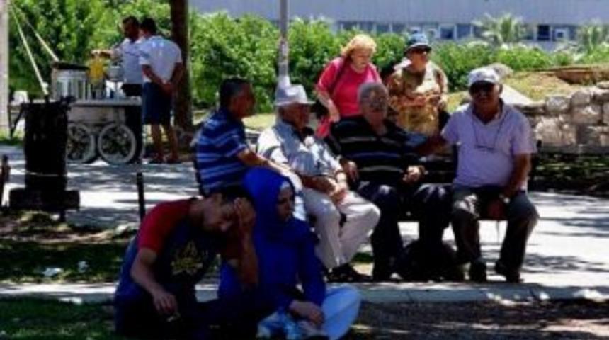 Aşırı Sıcak İleri Yaşta Kalp Hastaları İ&ccedil;in Daha &Ccedil;ok Tehlikeli