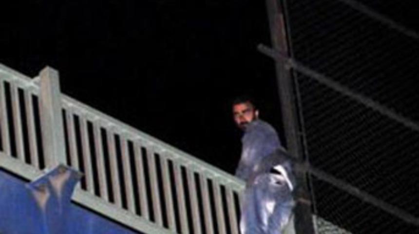 Annesi otomobili vermeyince Hali&ccedil; K&ouml;pr&uuml;s&uuml;'ne &ccedil;ıktı