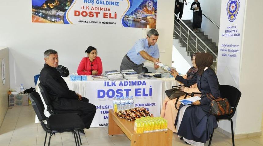 Polis, &Uuml;niversiteye Kayıt I&ccedil;in Gelen &Ouml;ğrencileri Uyarıyor