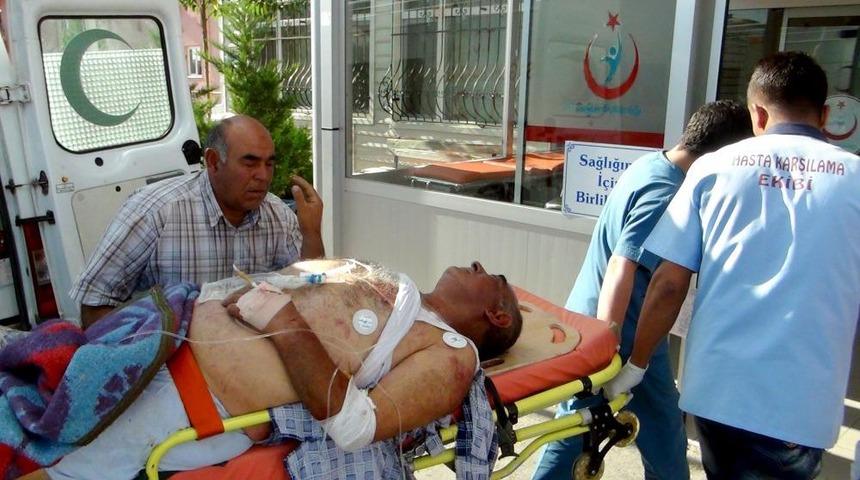 Kullandığı Trakt&ouml;r&uuml;n Altında Kaldı Ağır Yaralandı