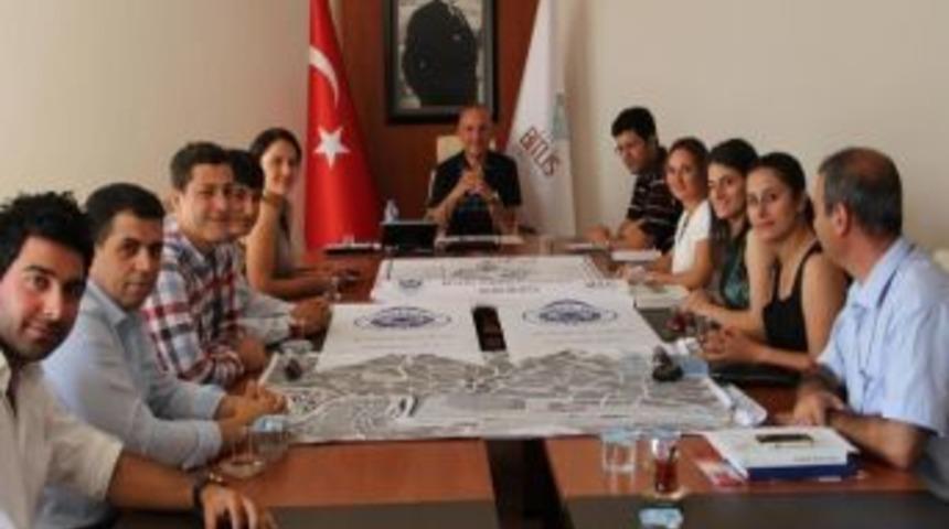 &Uuml;niversite &Ouml;ğrencilerinden Vali Yurdakul&rsquo;a Ziyaret