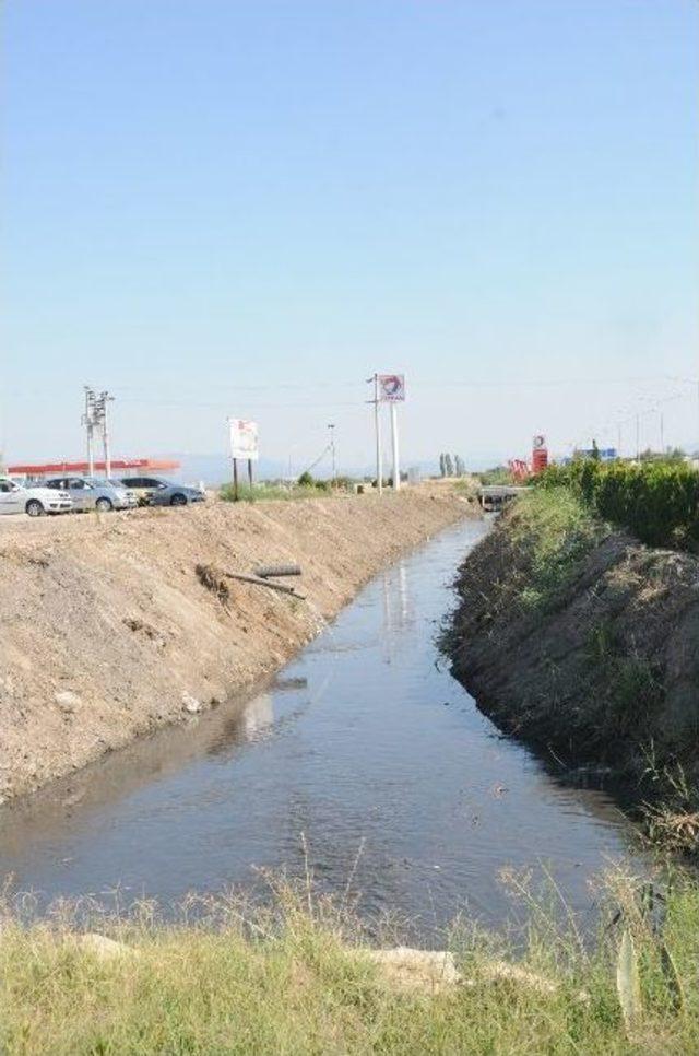 Manisa Belediyesi Dsi İle Tabak Deresi&rsquo;ni Temizledi 3