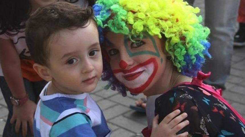 Akyazılı Minikler Şenlikte Doyasıya Eğlendi