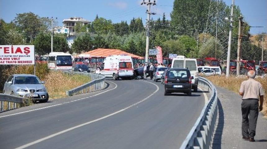 Virajı Alamayan Otomobil Takla Attı