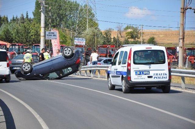 Virajı Alamayan Otomobil Takla Attı