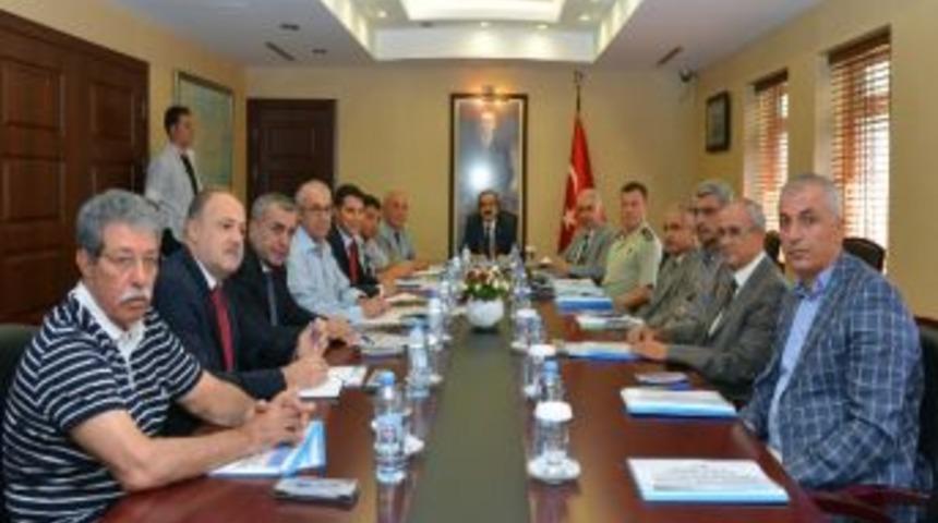 Vali Coş: "bazı Kimseler Kendini &Ouml;zel Ve Ayrıcalıklı Zannediyor"