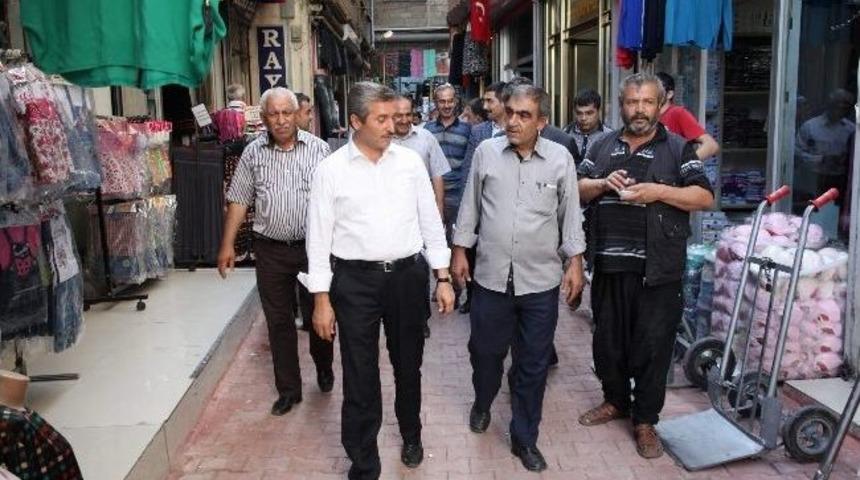 Başkan Tahmazoğlu, Gaziler Ve Şehitler Caddesi Esnafını Ziyaret Etti