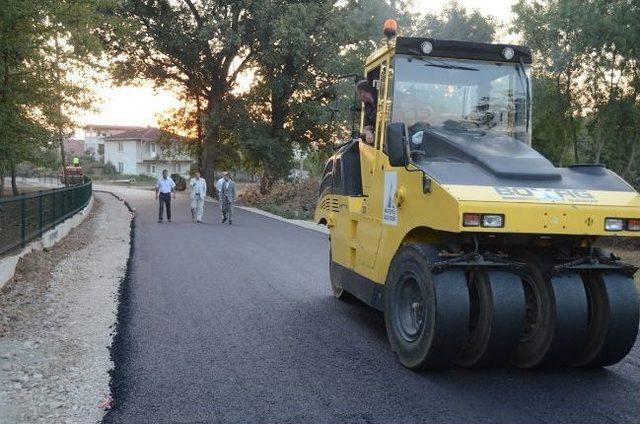 Kartepe’de Asfalt Çalışmaları Devam Ediyor