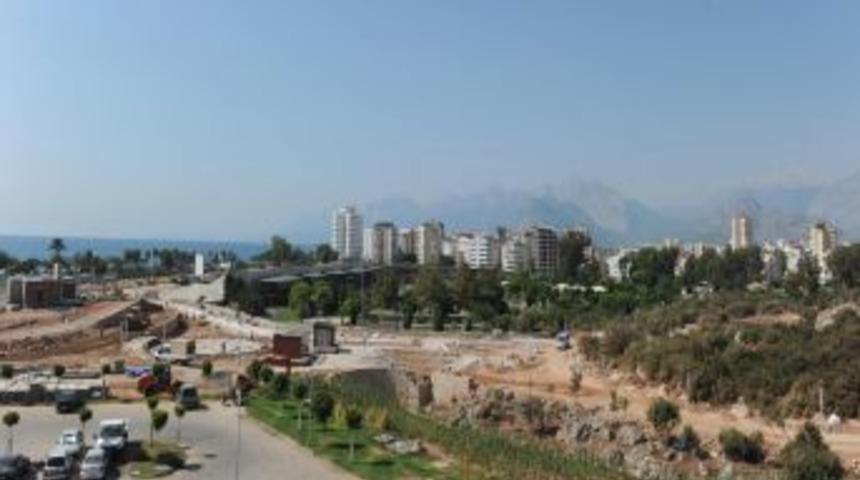 Antalya'nın En Uzun Havuzunun Olduğu Park, 2 Ay Sonra A&ccedil;ılıyor