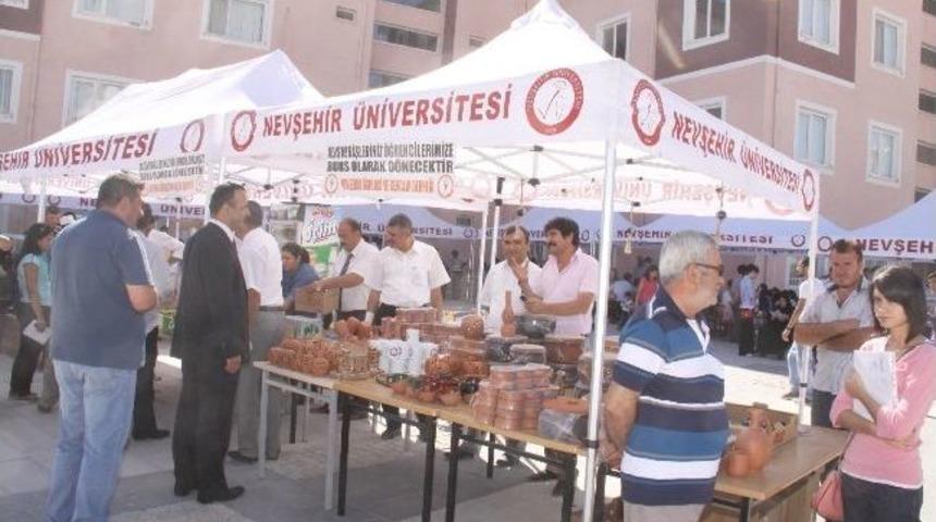 N&ouml;ged&rsquo;ten &Ouml;ğrenci Kayıtlarında Tanıtım Standı
