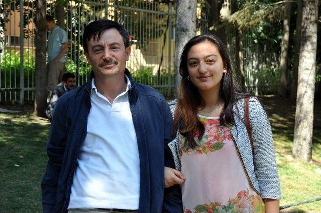 &Ccedil;i&ccedil;eği Burnunda &Uuml;niversitelilerin Kayıt Heyecanı 2