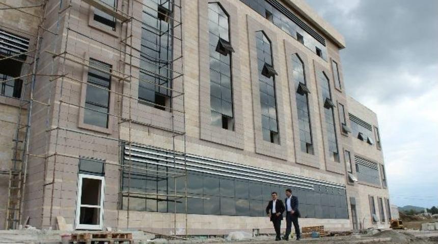 Tun&ccedil; B&uuml;&rsquo;n&uuml;n Yeni Kamp&uuml;s Alanını İnceledi