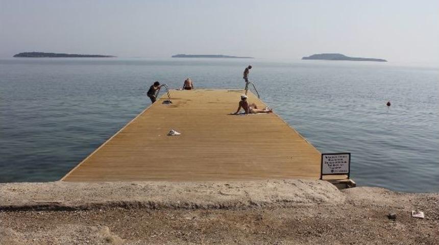 Urlalılar Yeni İskelelerde Denizin Keyfini &Ccedil;ıkartıyor