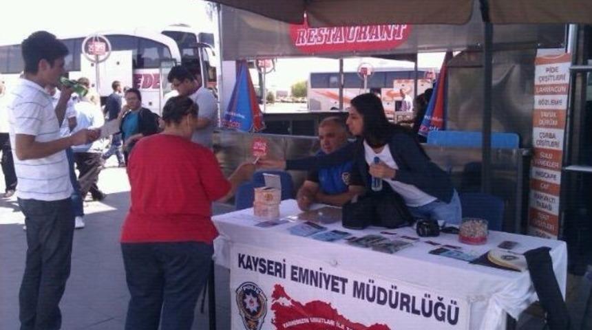 Kayseri Emniyeti Ter&ouml;re Karşı &Ouml;ğrencileri Bilgilendiriyor