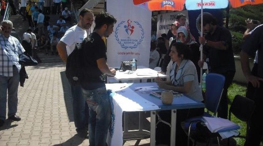 Yurt-kur &Ouml;ğrencileri Terminalde Karşılıyor