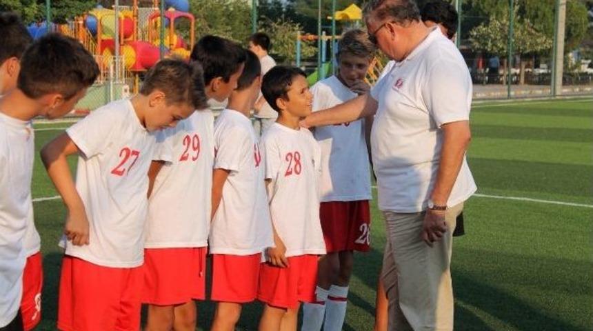 Sultank&ouml;y'de Yaz Spor Okulu &Ouml;ğrencileri Başarı Belgelerini Aldılar