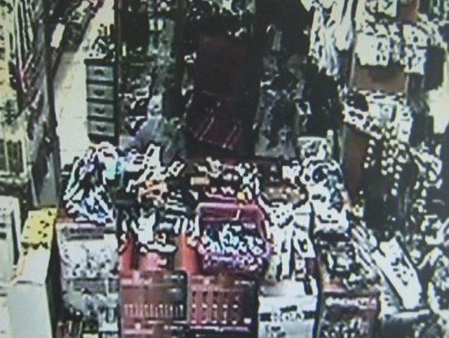 Ağabey Oyaladı, Kardeşi Çaldı 1