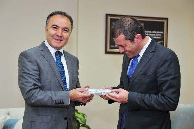 Akbank Genel Müdürü Binbaşıgil Vali Altıparmak’ı Ziyaret Etti 2