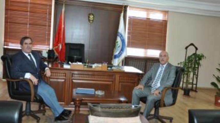 Vali Hasan İpek, Iade-i Ziyaret Yapıyor