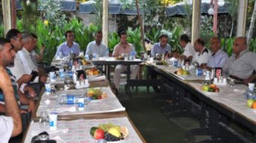 Ak&ccedil;akale&rsquo;de, Eğitimde Başarıyı Y&uuml;kseltmek İ&ccedil;in Toplantı Yapıldı