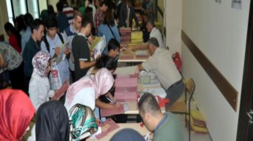 Kırıkkale &Uuml;niversitesi'nde Kayıt Yoğunluğu