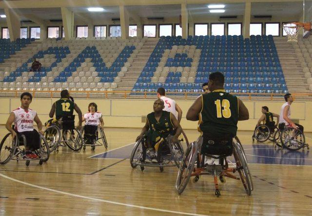 Milliler G&uuml;ney Afrika&rsquo;ya Fark Attı 1