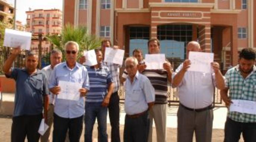 Sattıkları Fıstığın Parasını Alamayan &Ccedil;ift&ccedil;iler Savcılığa Başvurdu