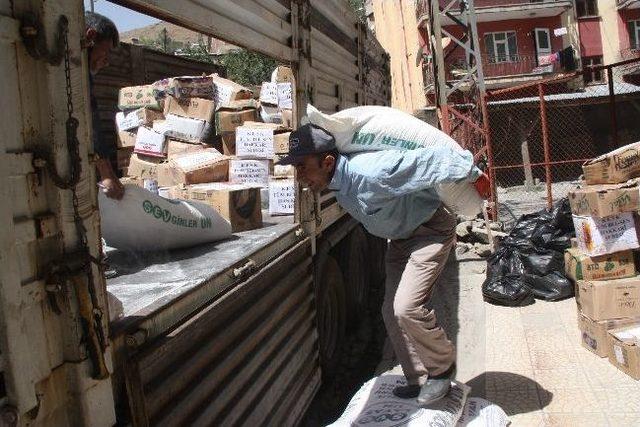 Hakkari’de Toplanan Yardımlar Rojava’ya Gönderildi