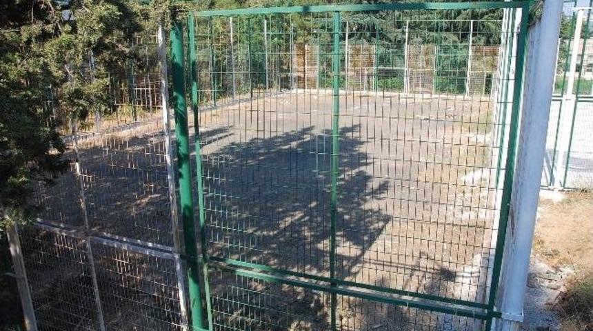 &Uuml;niversiteye Yeni Spor Tesisleri Yapılıyor