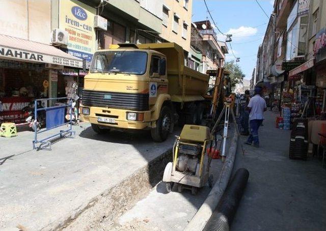 Yuvam Sokak’ta Aydınlatma Sistemi İle Yağmursuyu Altyapısı Yenileniyor 1