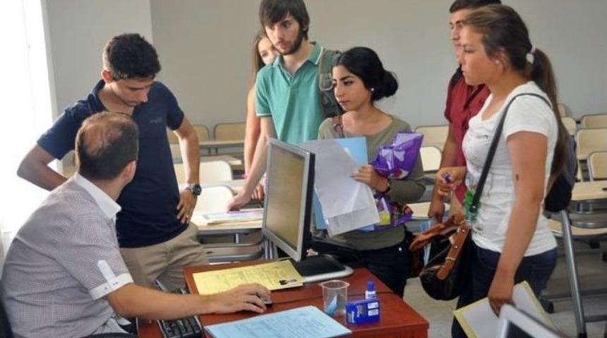 Yalova &Uuml;niversitesi'nde Kayıtlar Başladı
