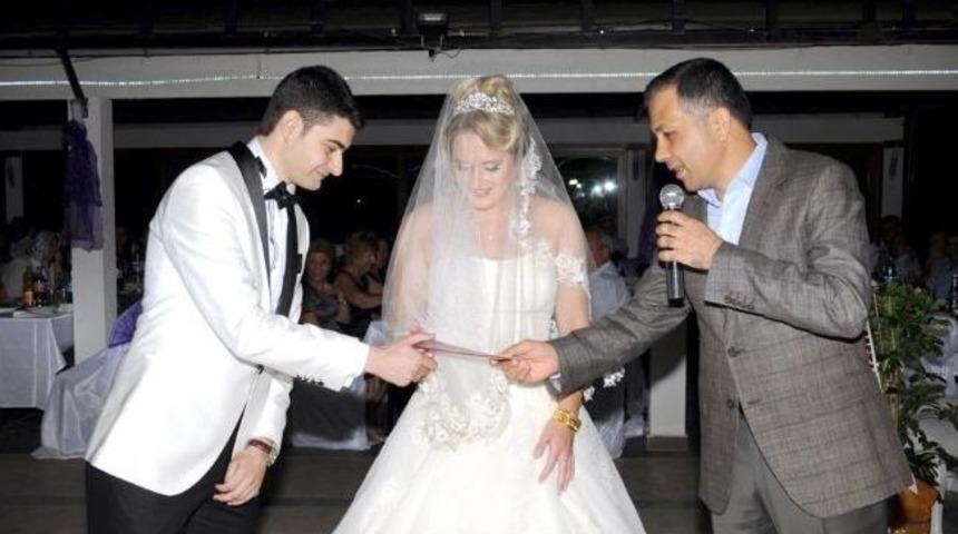 Vali Ali Yerlikaya Nikah Şahitliği Yaptı