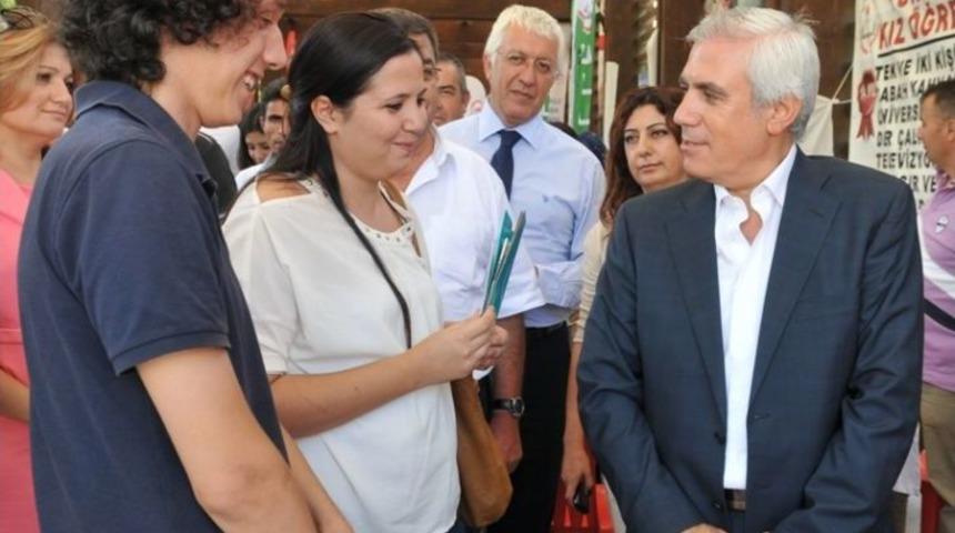 Başkan Bozbey Yurt Stantlarını Ziyaret Etti