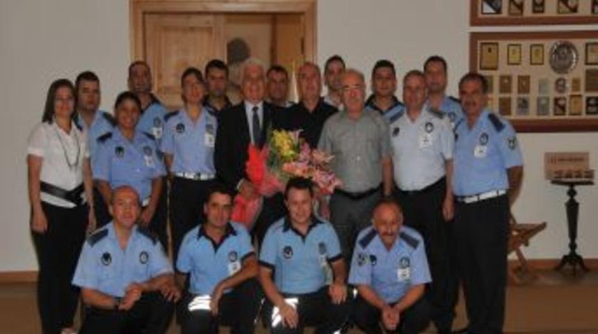 Muğla Zabıta M&uuml;d&uuml;rl&uuml;ğ&uuml; Personelinden Belediye Başkanı G&uuml;r&uuml;n'e Ziyaret