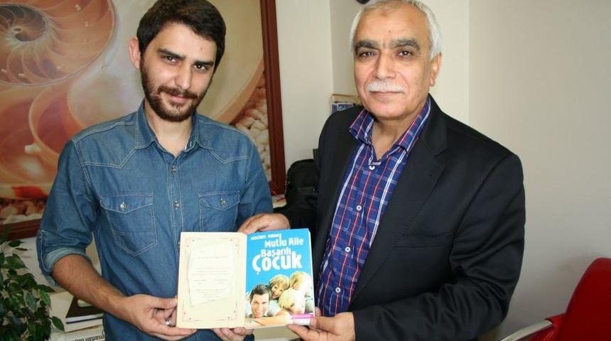 'Mutlu Aile Başarılı &Ccedil;ocuk' Kitabını D&uuml;ğ&uuml;n Davetiyesi Yaptı