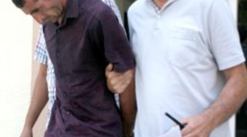 Tecav&uuml;zc&uuml;y&uuml; lin&ccedil;ten polis kurtardı