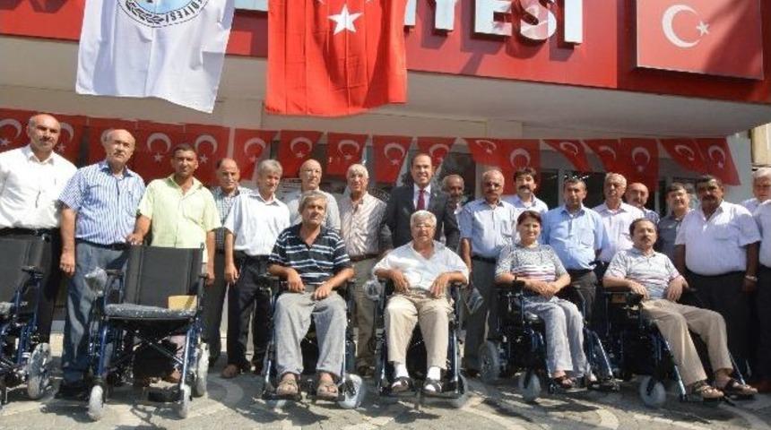 Ceyhan Belediyesi'nden 10 Engelliye Ak&uuml;l&uuml; Ara&ccedil;