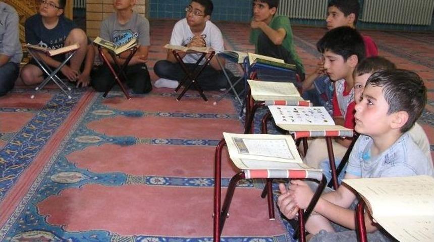 &Ouml;ğrencilerin Y&uuml;zde 15&rsquo;i Kuran Kurslarına Gitti