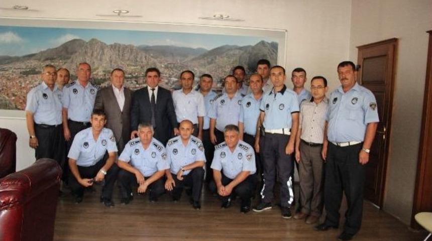 Başkan &Ouml;zdemir&rsquo;den Zabıtalara Kutlama