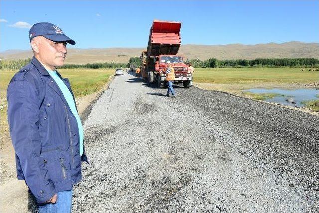 Yakutiye Belediyesi, 65 Kilometre Köy Yolu Yaptı