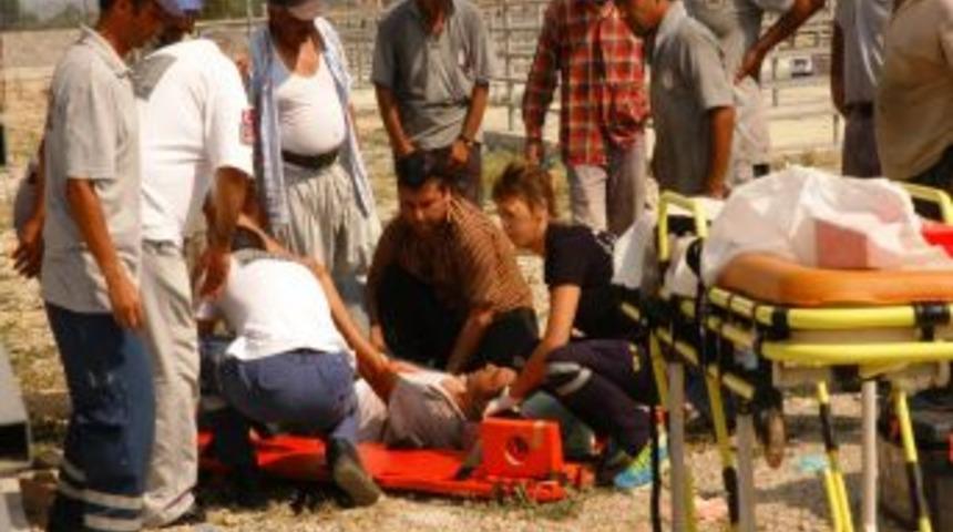 Hayvan Pazarı Inşaatından D&uuml;şen Belediye Iş&ccedil;isi Yaralandı