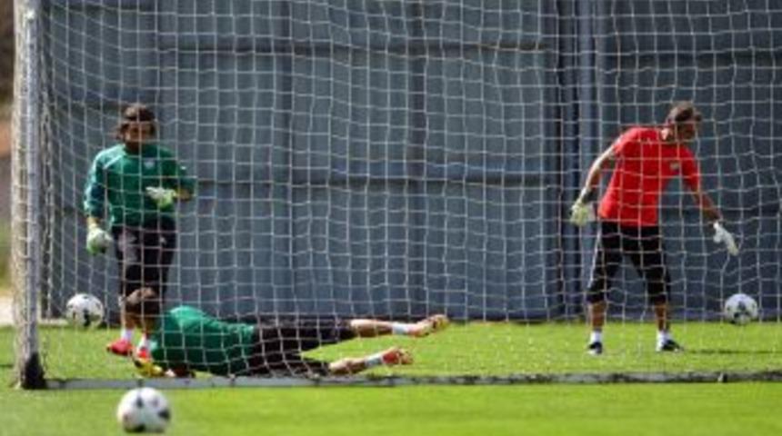 Bursaspor, Beşiktaş Ma&ccedil;ı Hazırlıklarını S&uuml;rd&uuml;rd&uuml;